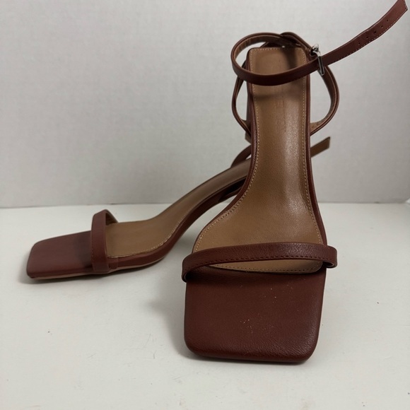 NWT Gabrielle Union Elegant Brown square toe Strappy Heels - Picture 1 of 10
